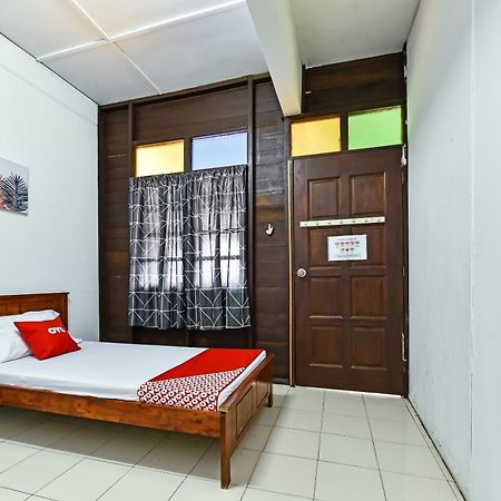 Spot On 90541 Pd Motel Петалинг Джая Екстериор снимка