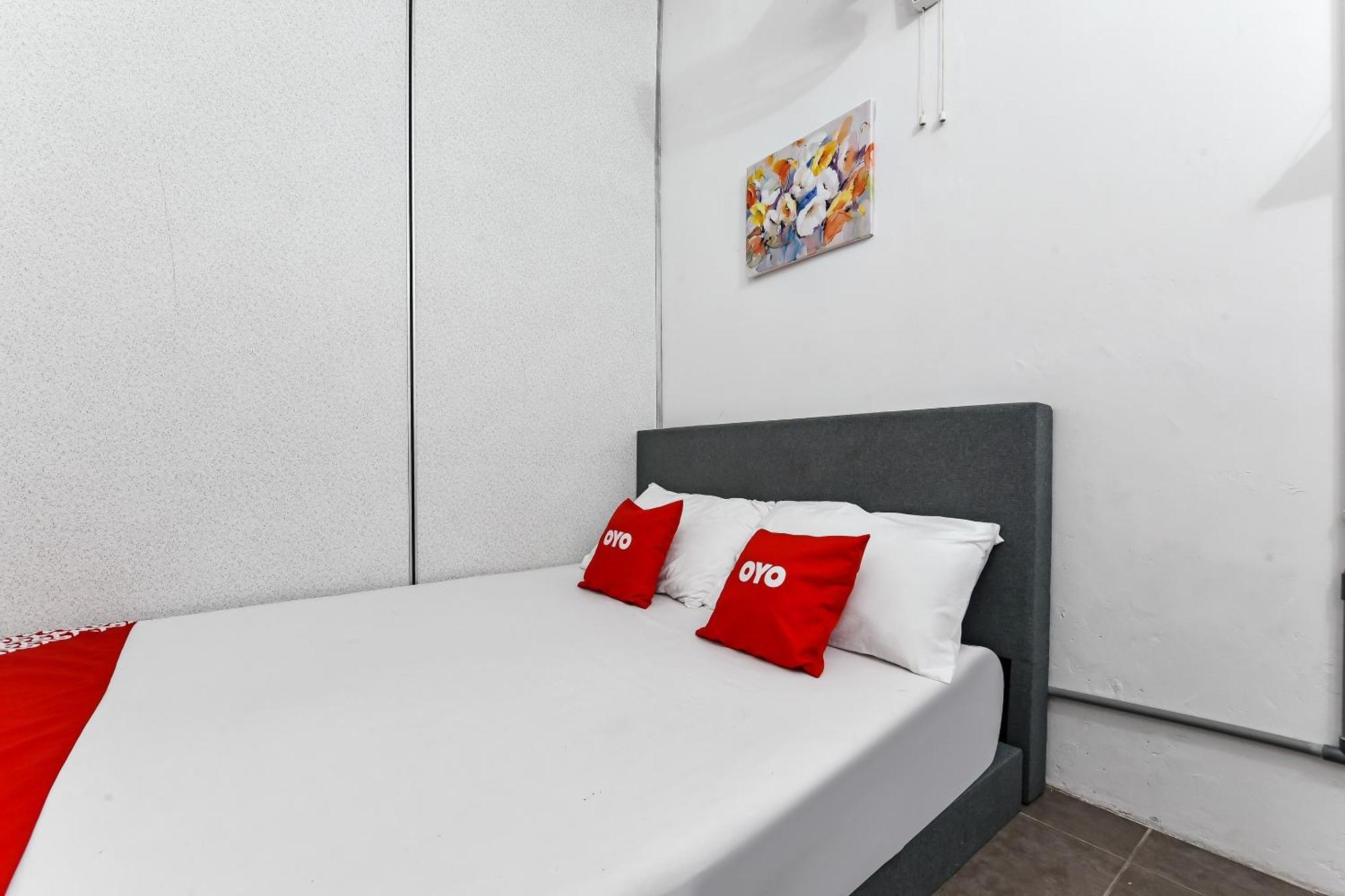 Spot On 90541 Pd Motel Петалинг Джая Екстериор снимка