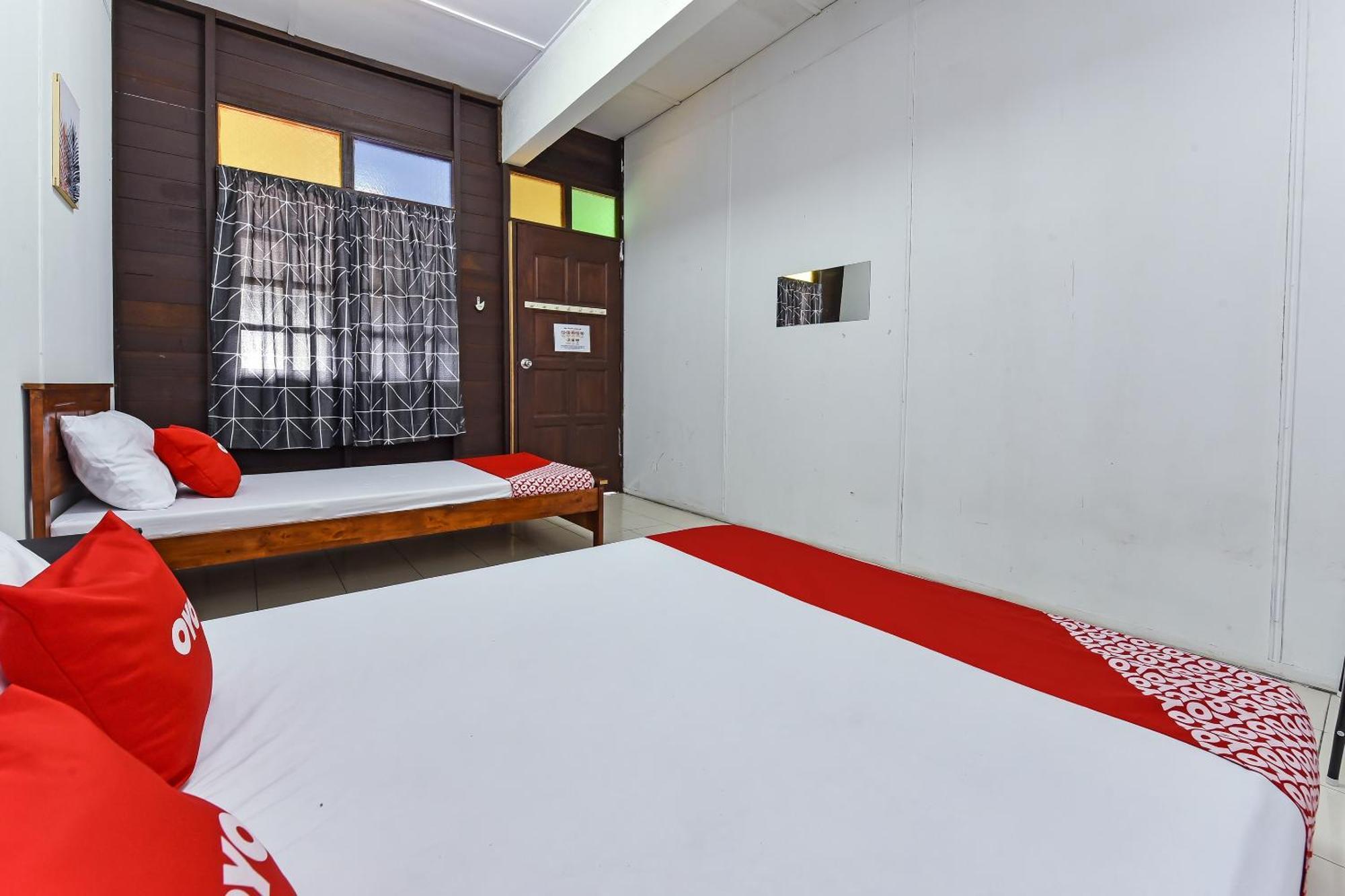 Spot On 90541 Pd Motel Петалинг Джая Екстериор снимка