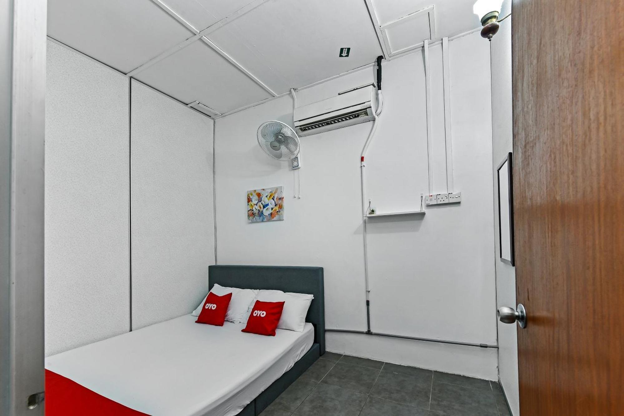 Spot On 90541 Pd Motel Петалинг Джая Екстериор снимка