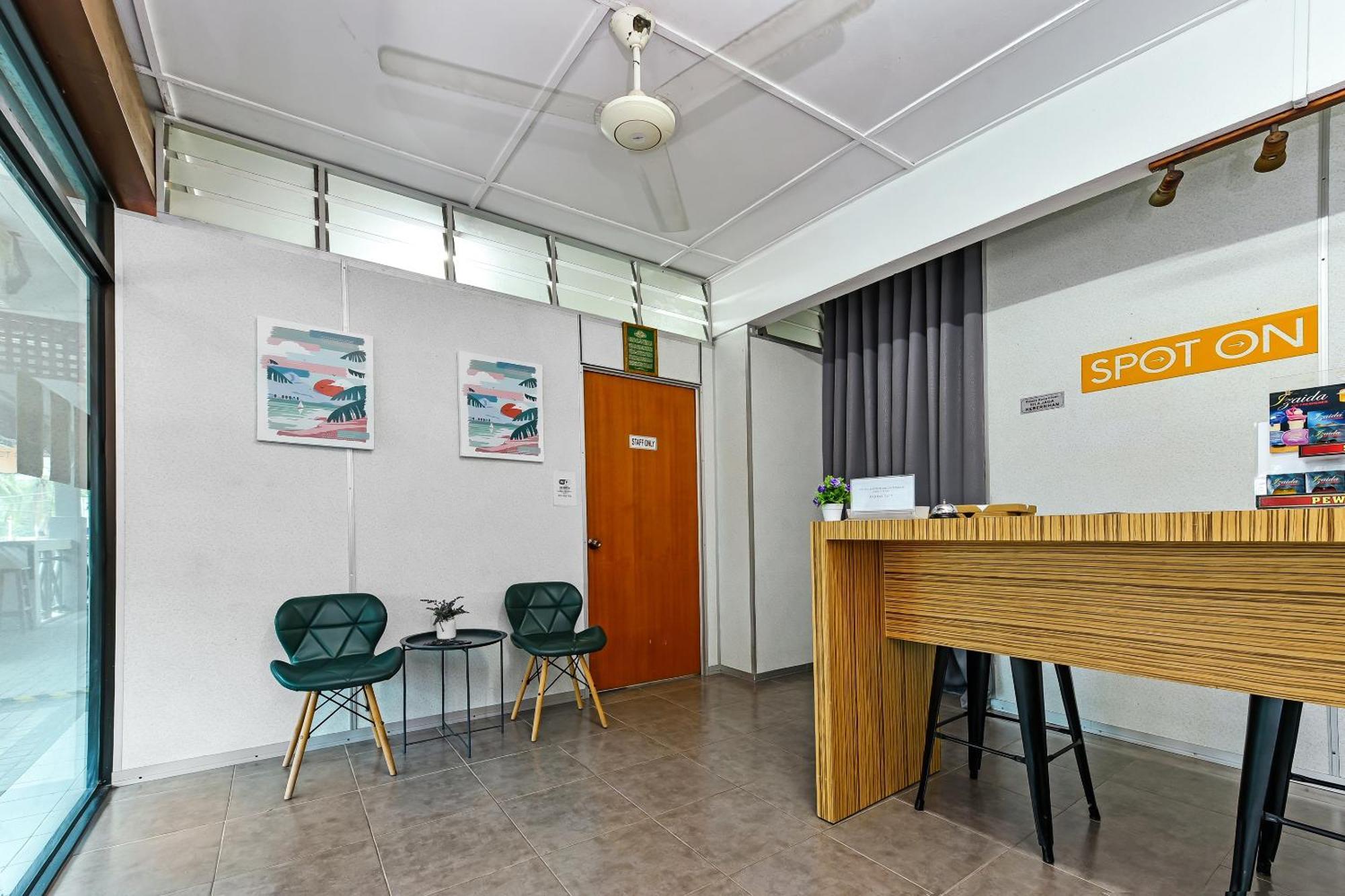 Spot On 90541 Pd Motel Петалинг Джая Екстериор снимка