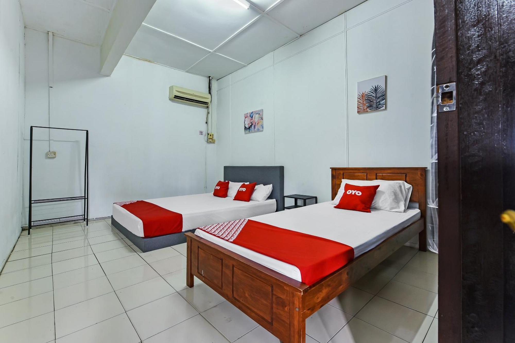 Spot On 90541 Pd Motel Петалинг Джая Екстериор снимка
